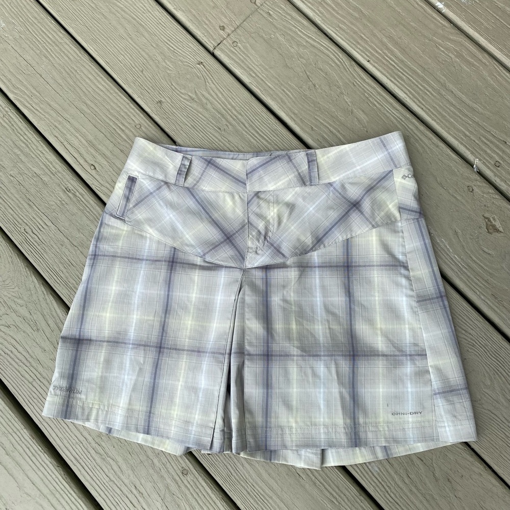 NWOT Columbia - Titanium  FIT/DRY (plaid cream/green/gray) sport skort, Size: 8